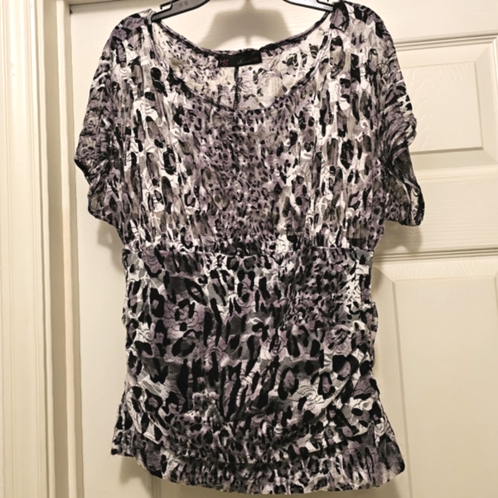 ❣️SALE❣️ HeartSoul T-shirt Large
